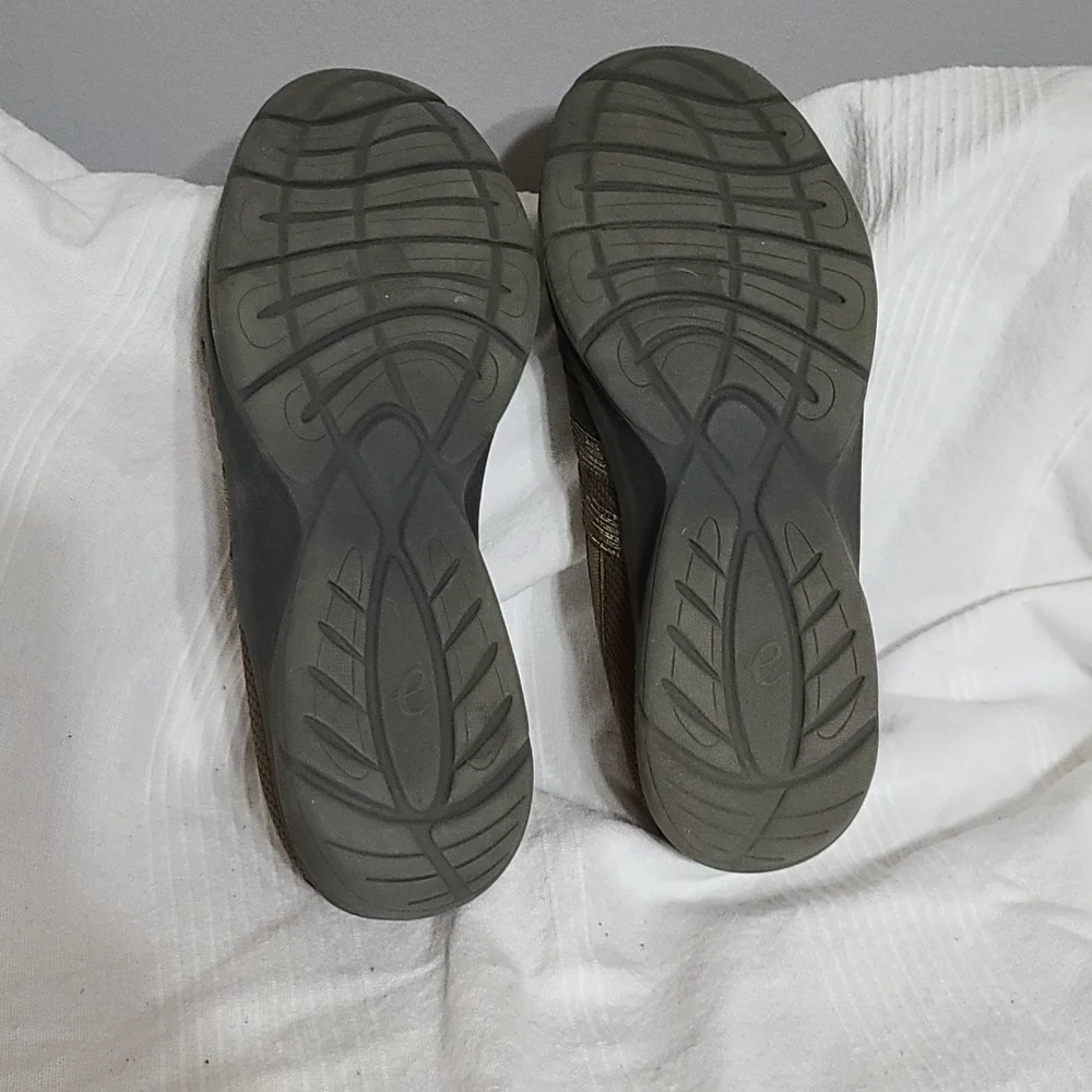 Easyspirit E360 Women's  Comfort Cushioned Slip-ons Tan Sparkly Threads Sz 8 EUC